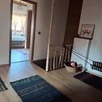 капсъзовата къща بيت للعطل *