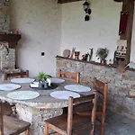 بيت للعطل капсъзовата къща *