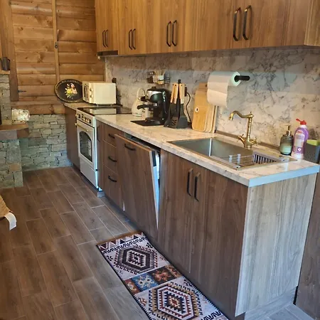 капсъзовата къща * Лещен