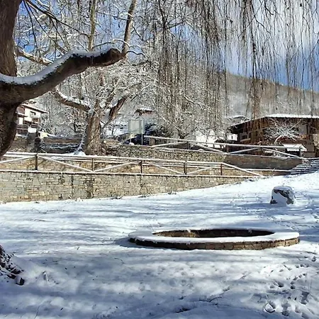 капсъзовата къща Leshten