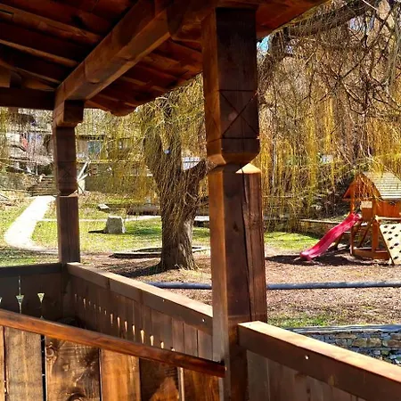 капсъзовата къща Nyaraló Lesten