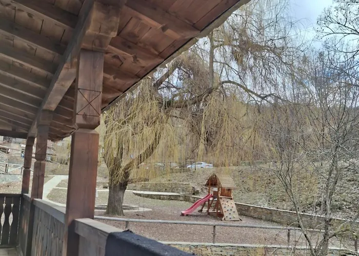 капсъзовата къща * Leshten